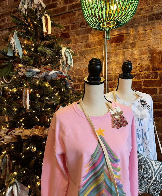 Holiday Open House mannequin Alice circle Visit Lookout Mountain