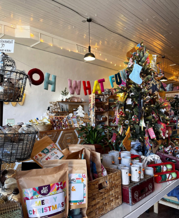 Holiday open house decos Alice Circle Visit Lookout Mountain